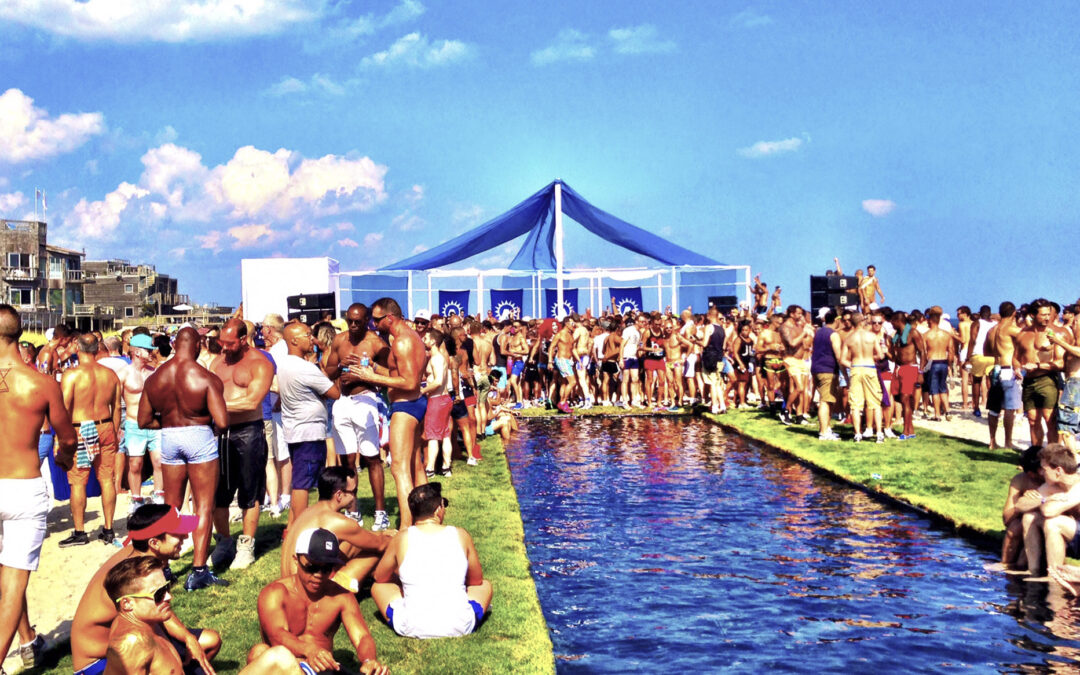 Pool on the Beach!